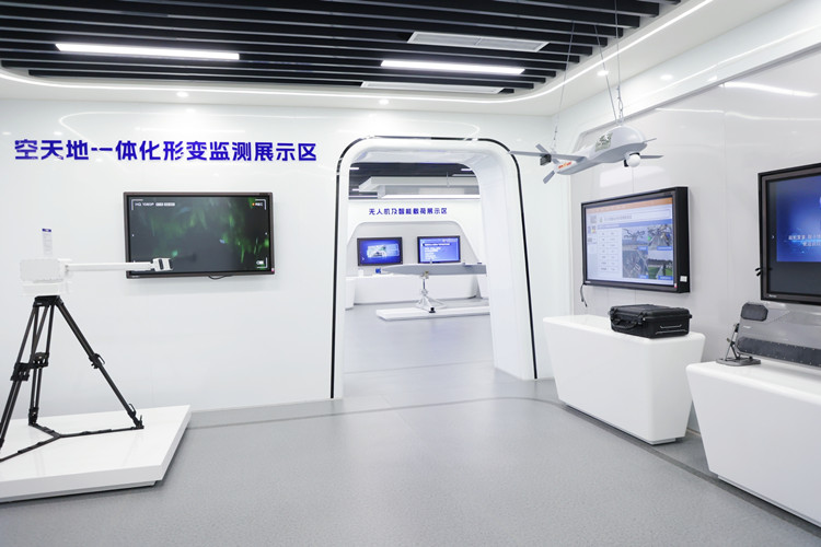 四川天府新區(qū) 搶抓國(guó)家戰(zhàn)略機(jī)遇，以電子及通訊設(shè)備研發(fā)為引擎，全力打造全國(guó)衛(wèi)星及應(yīng)用產(chǎn)業(yè)高地